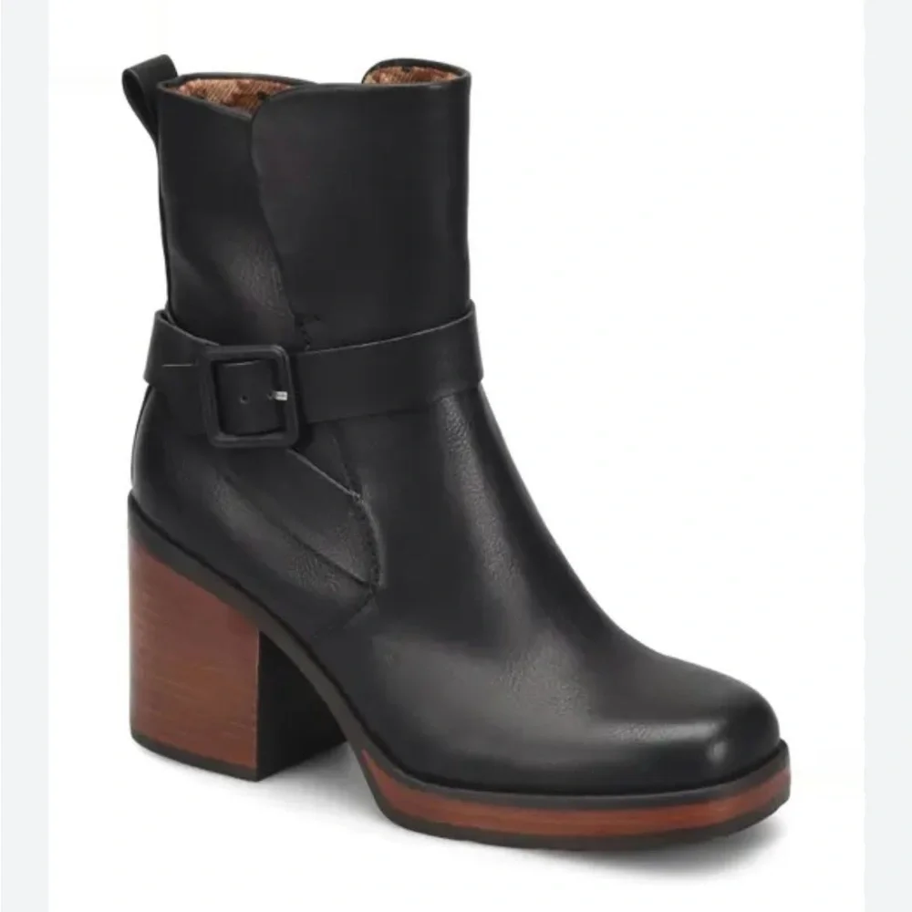 Korks Marcie Patform Boots Black Leather Size 10
